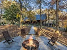 Secluded Lakeview Retreat 10 Mins to Leipers Fork