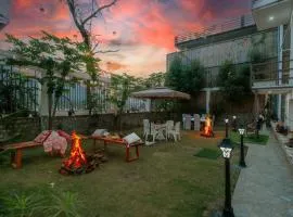 PUNTUSH By The StayCationer