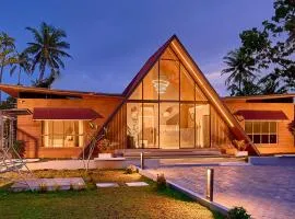 Kayal Cove Alleppey by VOYE HOMES - Luxury Pool Resort & Houseboat