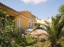 La croisée des chemins, Hotel in Calvisson