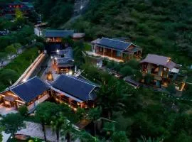 Ethnic Hundred-years Elysian Culture&Art Scholar Resorts