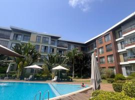 Beautiful studio at Pearl in City, khách sạn ở Cantonments