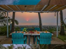 Sea Facing Luxurious Infinity Private Pool Villa - En Ocean, Hotel in Alībāg