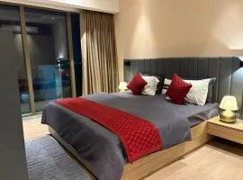 Hotel Paras Sqaue Suites - Luxurious Stay In Gurgaon