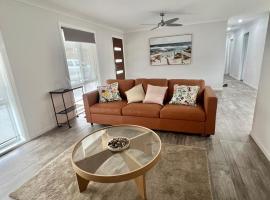 The Burra Spa, Games & Beach House, hotel in Culburra Beach