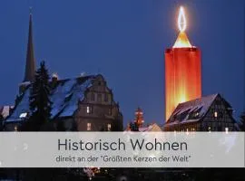 GRÄFIN AMALIA - Apartment in der Hinterburg in Schlitz - direkt an der "Größten Kerze der Welt" - 2 Schlafzimmer - mit Aufzug, Parkplatz, E-Ladestation & Garten - Hunde willkommen