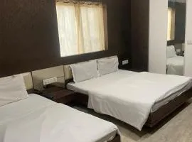 Shree Anand Dham Vrindavan