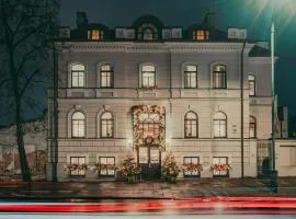 Moon Garden Old Town Hotel