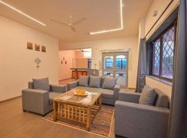 Mountain Mist Villa by Palette Homes 2BHK l Jacuzzi l Pool l Lonavala, ξενοδοχείο σε Kārli