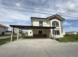 Solana Zaragoza house for lease