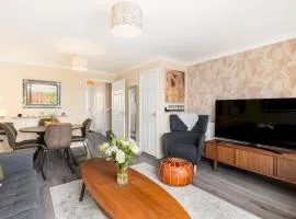 Modern family home Parking Private garden - Pass the Keys