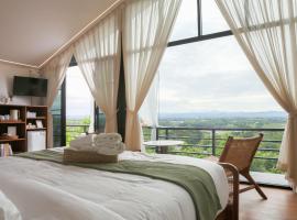 โรงแรมม่านฟ้า, hotel in Ban Mai