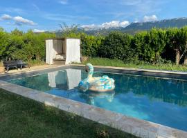 Former Post Office With Pool And Views Of Vercors, hôtel à Charpey