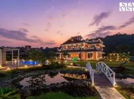 StayVista at The Red Creek with BBQ and Bonfire