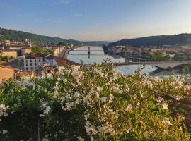 La Bâtie - Vue imprenable - Amazing view - Parking privé, ξενοδοχείο σε Vienne