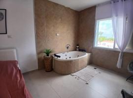 נופש ליד הים, hotel v destinaci Aškelon