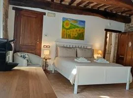 Romantic suite in the village of Castelleone, vicino Deruta, Assisi, Perugia, Montefalco