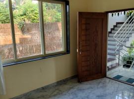 Vrindavan homestay Panaji 1BHK, hotel in Batim