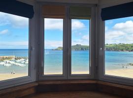 Face a la mer avec terrasse ensoleillee Brehec, hotel in Plouha