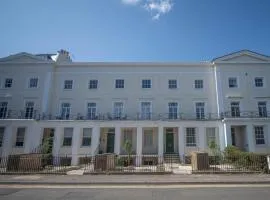 The Cheltenham Suites - Charming 2 Bed Apartment