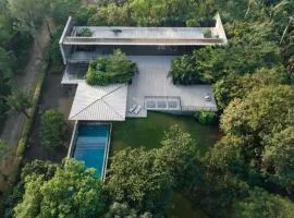 LohonoStays Villa Gomti