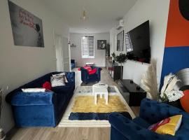 Montréal, Maison pétillante et accueillante, hotel v Remeši