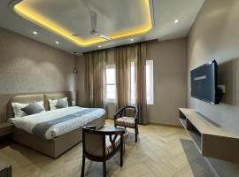 Duggar Haveli Hotel & Restaurant, hotel cerca de Aeropuerto de Jammu - IXJ, Jammu