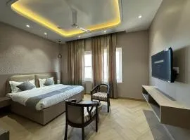 Duggar Haveli Hotel & Restaurant