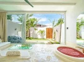 Mare 1BR Romantic Villa, 5 Min to Thomas Beach