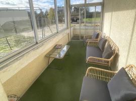 Chez Mamie Huguette en Sologne - Châteaux et Zoo de Beauval, hotelli kohteessa Dhuizon