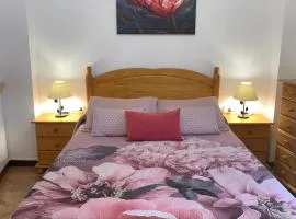 Junto a la Catedral, con parking privado gratis