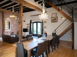 Maison 4, хотел в Souvigny