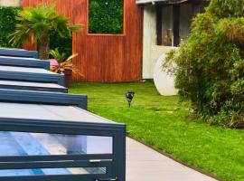 Gite de Marthon, 10 personnes, hotel in Marthon