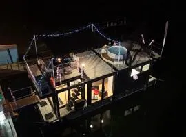 DIAMOND Bigigio House Boat