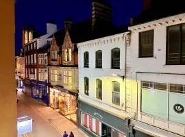 York City Centre 2-Bed Apartment with Balcony Views Close to Christmas Market