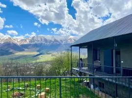 Dez Guest House, Margahovit, Lori