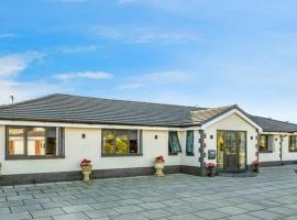 Premium Villa and Lodge Perfect for The Open 2026, hotel a Liverpool