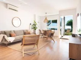 Elegant Apartment with Terrace and Pool REMS