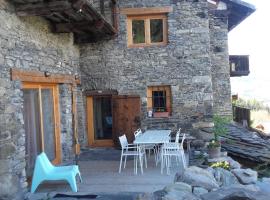 Maison de village 4 à 6 personnes, hotel i Bourg-Saint-Maurice