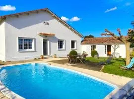 Gite 10pers, Piscine Couverte, Criteuil,charente