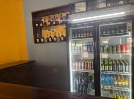 Rhino Guest House，位于楚梅布的酒店