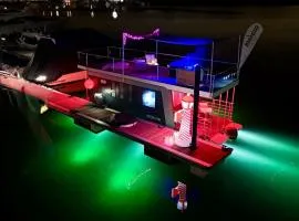 NEON Bigigio House Boat