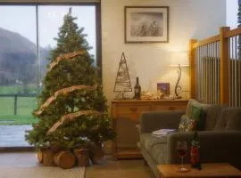 Panoramic Views & Spacious Living by LetMeStay