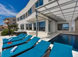 Villa Costabella with heated pool