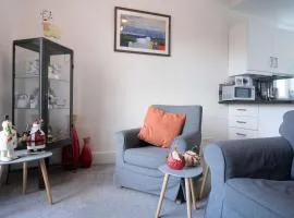 Top of the Bank Apartment