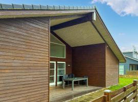 Beautiful Home In Rødby With Wifi, hotel with hot tubs in Tjørnebjerg