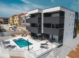 Mila Deluxe，位于诺瓦利娅的酒店