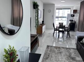 Apt 2 suites Novo 180M da Praia Completo, hotel v destinaci Porto Belo