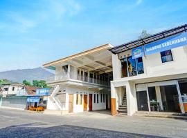 OYO 94834 Homestay Arjuna Near Taman Safari 2 Prigen, hotel em Pasuruan