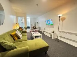 Cosy Studio Escape in Ilkeston with Netflix